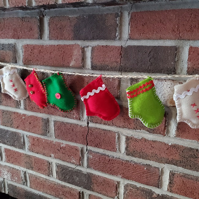 Christmas Mittens Garland - Rustic Twine