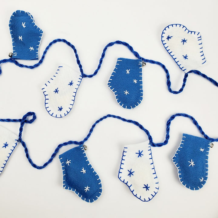 Snow Mittens Garland (Blue Rope)